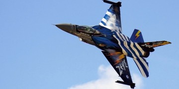 Γιατί θα πετάξουν σήμερα αεροπλάνα σε χαμηλό ύψος πάνω από την Αθήνα (βίντεο)