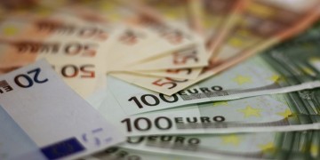 Ιταλία: Τραπεζίτης «δανείστηκε» 1 εκατ. ευρώ από πλούσιους καταθέτες για να βοηθήσει τους φτωχούς!