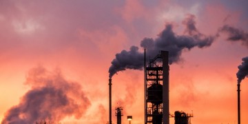 Έκρηξη σε διυλιστήριο πετρελαίου στη Βοσνία