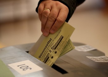 Der Spiegel: Δραματικές απώλειες Χριστιανοδημοκρατών και Σοσιαλδημοκρατών στην Έσση