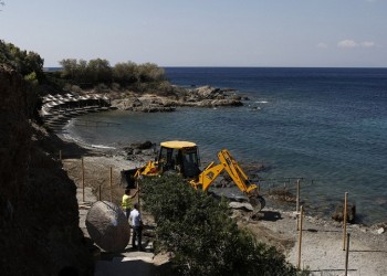 Αρχίζουν και πάλι από σήμερα οι κατεδαφίσεις στην Αττική
