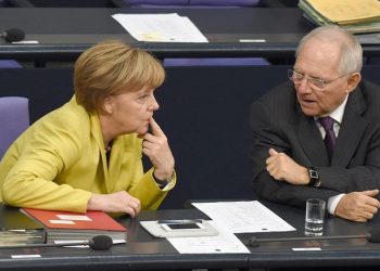Σόιμπλε: Η Μέρκελ δεν είναι πια αδιαμφισβήτητη