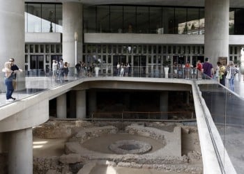 Στο Μουσείο της Ακρόπολης παρουσιάζονται σήμερα από το ΔΙΚΑΜ του ΑΠΘ οι δύο τόμοι για τον μεγάλο Μακεδόνα φιλόσοφο Αριστοτέλη 2