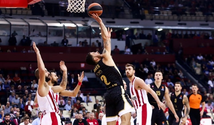 Euroleague: Βαριά ήττα του Ολυμπιακού από την Αρμάνι Μιλάνο (βίντεο)