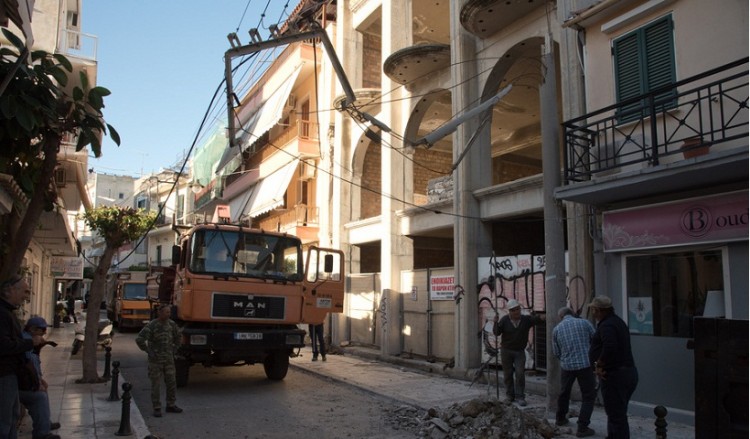 Σεισμός-Ζάκυνθος: Εκκενώθηκαν τρεις κατοικίες που κινδυνεύουν από βράχο