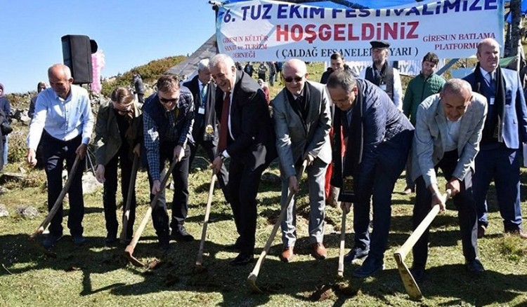 Το πιο περίεργο φεστιβάλ στον κόσμο γίνεται (πού αλλού;) στην Κερασούντα του Πόντου