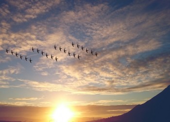 Νεφώσεις στα δυτικά και σποραδικές βροχές στο Ιόνιο σήμερα