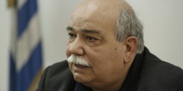 Βούτσης: Εκπλήσσομαι και απορώ με τη ρητορική Καμμένου