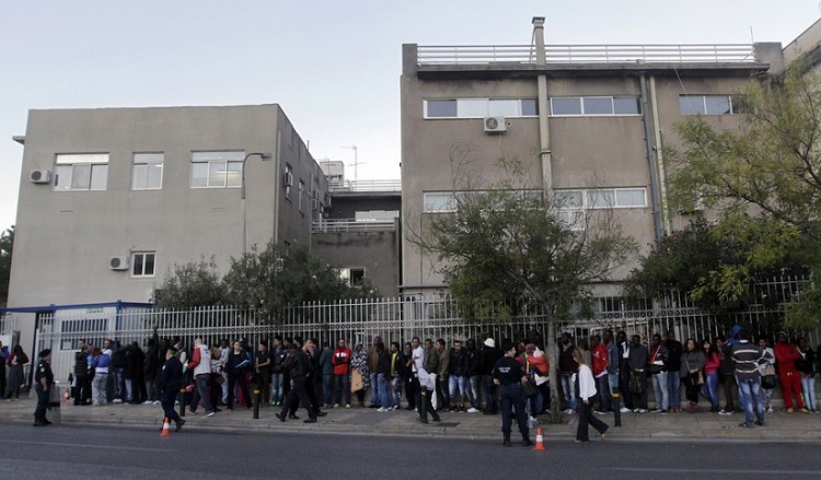 ΕΕ: H Ελλάδα εξέδωσε 29.995 άδειες παραμονής το 2017