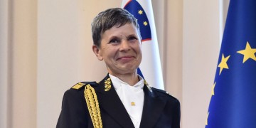 Αλένκα Έρμεντς: Ποια είναι η μοναδική γυναίκα-επικεφαλής ενόπλων δυνάμεων στο NATO