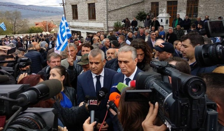 Ο Σάββας Αναστασιάδης εκπροσώπησε τη ΝΔ στην κηδεία του Κωνσταντίνου Κατσίφα