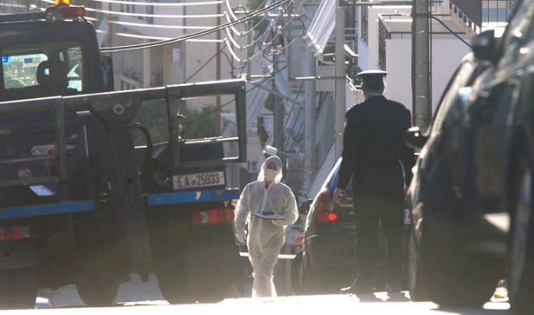 Βόμβα έξω από το σπίτι του Ισίδωρου Ντογιάκου – Από λάθος δεν εξερράγη!