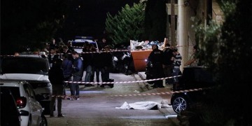 Εκτέλεση στη Βούλα: Η σύζυγος του «Αυστραλού» έμαθε για τη δολοφονία επάνω στην πασαρέλα