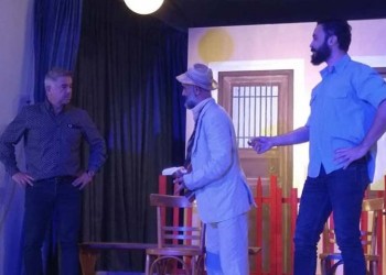 Ξεκαρδιστική η ποντιακή παράσταση «Φέγγος ολημέρα» της Ένωσης Ποντίων Πιερίας