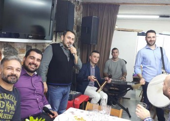 Δεν τους χώρεσε η αίθουσα της Ένωσης Ποντίων Γλυφάδας «Η Ρωμανία»