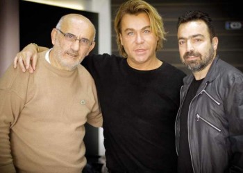 Ποντιακή λύρα και γέλια μέχρι δακρύων στην παράσταση «Γόβα Παρθένα» στην Αγία Βαρβάρα