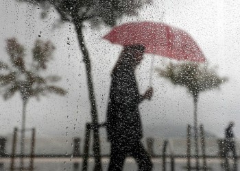 Αλλάζει ο καιρός την Κυριακή: Βροχές, καταιγίδες και χαλαζόπτωση