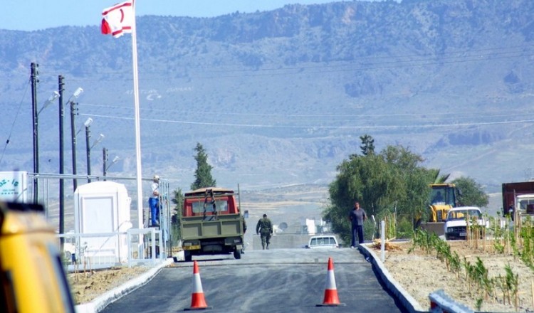 Ιστορική στιγμή για την Κύπρο: Νέα σημεία διέλευσης στα Κατεχόμενα