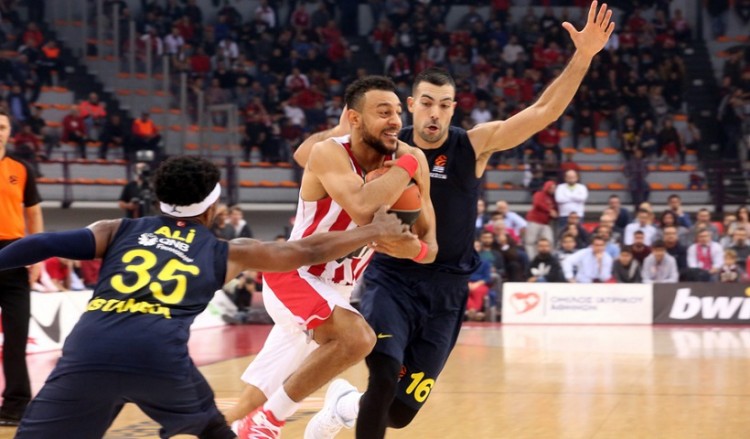 Euroleague: Ήττα στην εκπνοή για τον Ολυμπιακό με τη Φενέρμπαχτσε