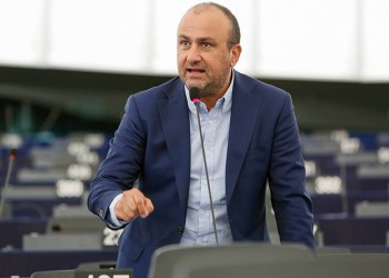 Κύπριος ευρωβουλευτής ζητεί την άμεση αποφυλάκιση του Ντεμιρτάς