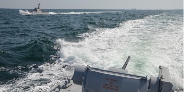 Η Ουκρανία κατηγορεί τη Ρωσία ότι άνοιξε πυρ εναντίον πλοίων της στον Εύξεινο Πόντο