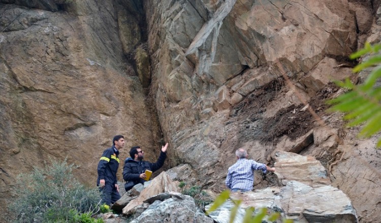 Πλωμάρι: Νέα κατολίσθηση αναστάτωσε τους κατοίκους τη νύχτα