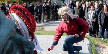 Σκηνές ντροπής στο Πολυτεχνείο με προπηλακισμό βουλευτών και υπουργών του ΣΥΡΙΖΑ (βίντεο)