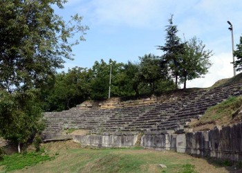 Αναδεικνύεται το αρχαίο θέατρο της Προυσιάδας στον Πόντο (φωτο)