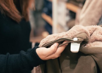 Σε αυτές τις επιχειρήσεις αναστέλλεται η λειτουργία τους από αύριο