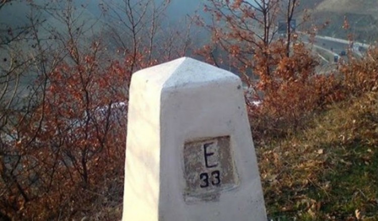 Συνελήφθη 36χρονος για τις φθορές στις πυραμίδες της οριογραμμής Ελλάδας-πΓΔΜ