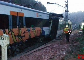 Ισπανία: Εκτροχιάστηκε τρένο στη Βαρκελώνη