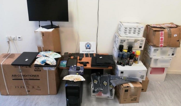 Τι πρόδωσε τη σπείρα που έκλεβε φορτηγά – Συλλήψεις σε Ασπρόπυργο και Μενίδι