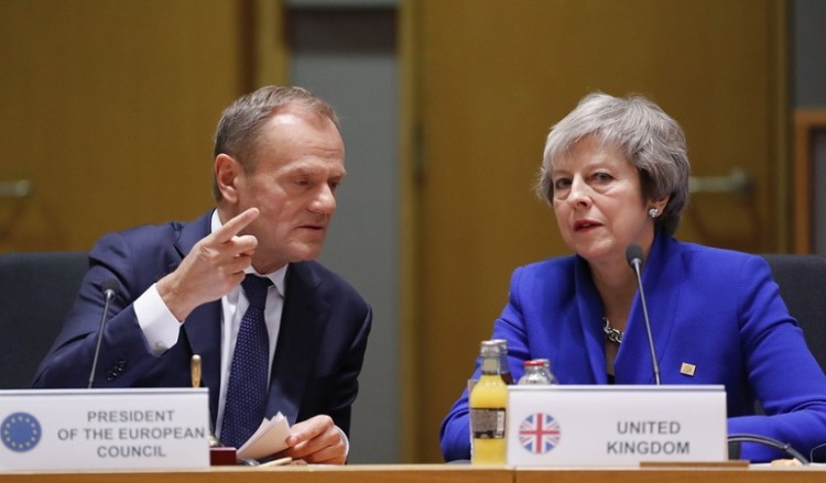 Ο Τουσκ συγκαλεί έκτακτη σύνοδο για το Brexit
