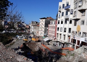 Γκρεμίζουν γέφυρα δύο χιλιάδων ετών στην Τραπεζούντα (φωτο)