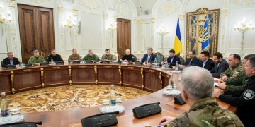 Σκηνικό πολέμου στον Εύξεινο Πόντο − Τι θα γίνει με τον στρατιωτικό νόμο στην Ουκρανία (φωτο, βίντεο)