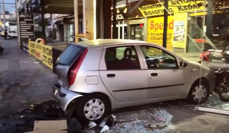 Τροχαίο με τραυματίες στο Χαϊδάρι (βίντεο)