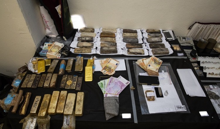 Υπόθεση λαθρεμπορίας χρυσού: Εγκληματική οργάνωση που διακινούσε λαθραίο εμπόρευμα