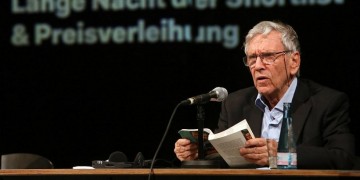 Πέθανε ο συγγραφέας Άμος Οζ