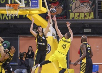 Basket League: Η ΑΕΚ διεύρυνε το σερί, πέρασε νικηφόρα από το Λαύριο ο ΠΑΟΚ