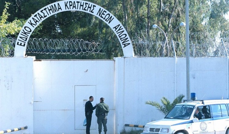 Καρατομήθηκαν δύο προϊστάμενοι των φυλακών Αυλώνα