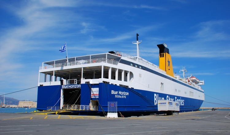 Έκτακτο: Απειλητικό τηλεφώνημα για βόμβα στο πλοίο Blue Star Horizon