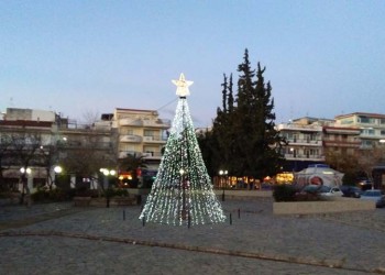 Ποντιακοί χοροί στο άναμμα χριστουγεννιάτικων δέντρων στο Δήμο Παύλου Μελά