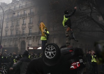 Γαλλία: Σκηνές αντάρτικου πόλης στο Παρίσι