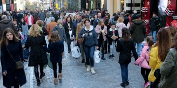 Εορταστικό ωράριο: Πώς θα λειτουργήσουν τα καταστήματα το σαββατοκύριακο