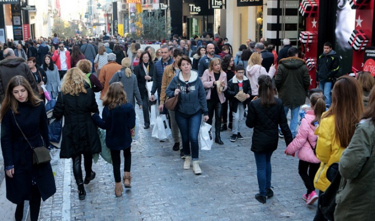 Εορταστικό ωράριο: Πώς θα λειτουργήσουν τα καταστήματα το σαββατοκύριακο
