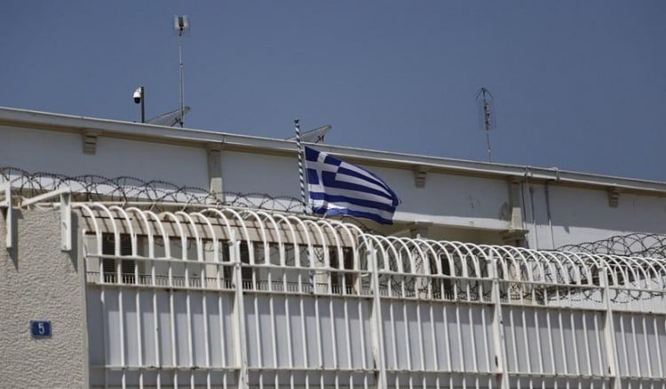 Φυλακές Κορυδαλλού: Βρέθηκαν πάλι ναρκωτικά, σιδηρολοστοί, μαχαίρια και κινητά