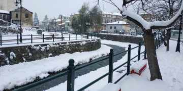 Υποχωρεί σταδιακά η κακοκαιρία – Πού χρειάζονται αλυσίδες