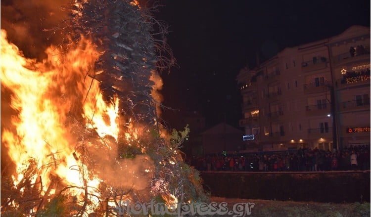 Χριστούγεννα 2018: Εντυπωσιακές και φέτος οι Φωτιές της Φλώρινας (βίντεο)
