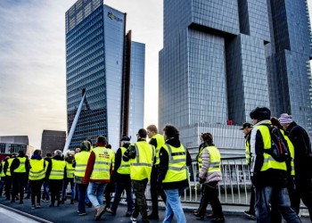 «Κίτρινα γιλέκα»: Περίπου 1.000 οι διαδηλωτές στο Παρίσι, 60 προσαγωγές από την αστυνομία