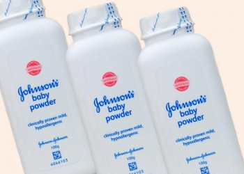 Αποκάλυψη Reuters: Η Johnson & Johnson γνώριζε ότι το ταλκ της περιέχει αμίαντο